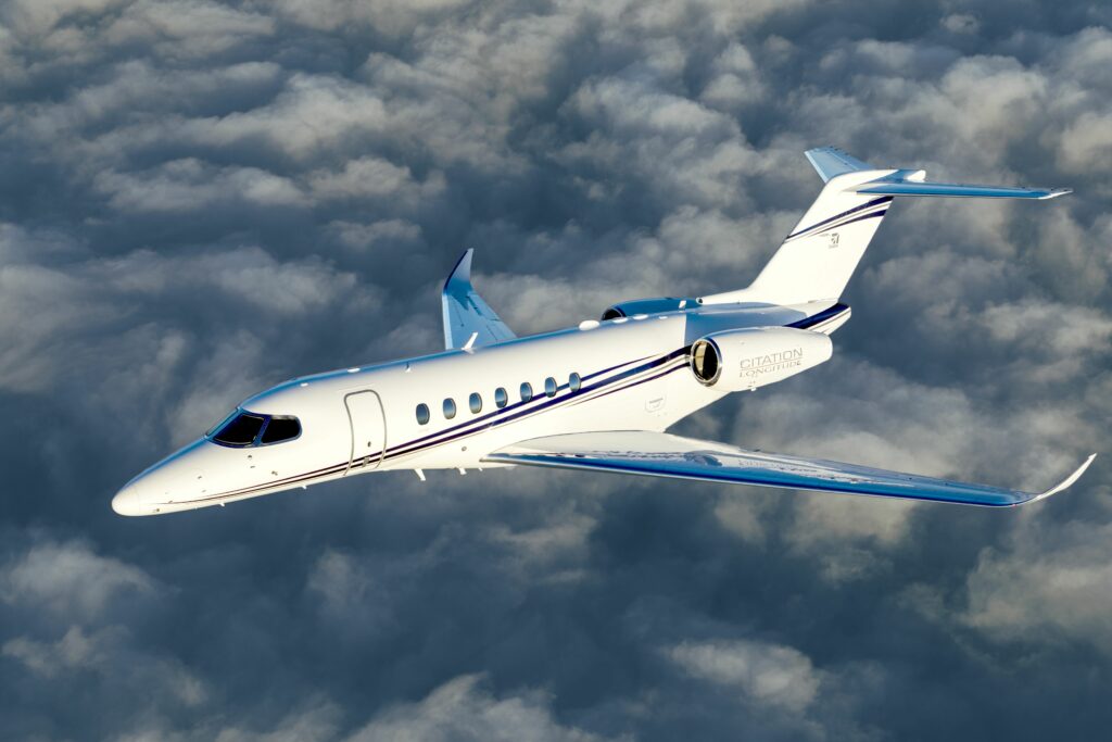 Cessna Citation Longitude en vol — achat d'un jet super mid-size via FA Aircraft Sales